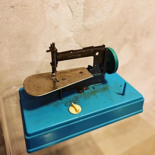 Machine coudre jouet 1960 - jouet,