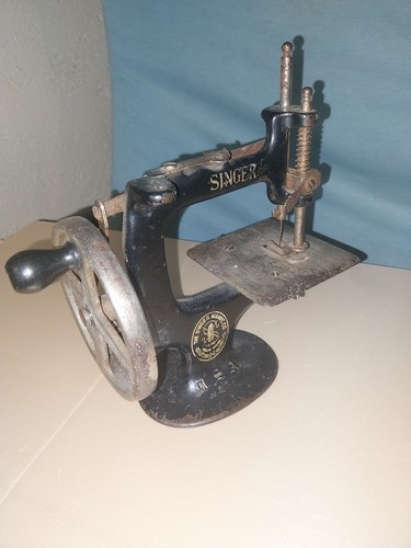 Jouet ancien machine coudre - ancien,