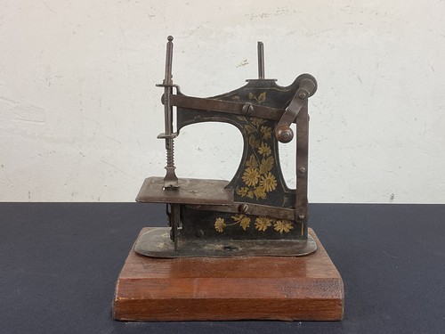 époque 1900 petite machine - Époque,